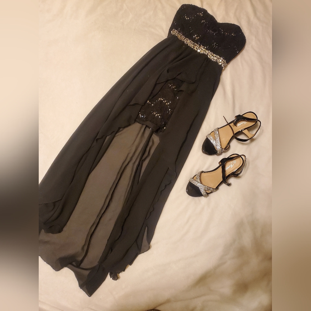 GORGEOUS FORMAL DRESS SMALL
